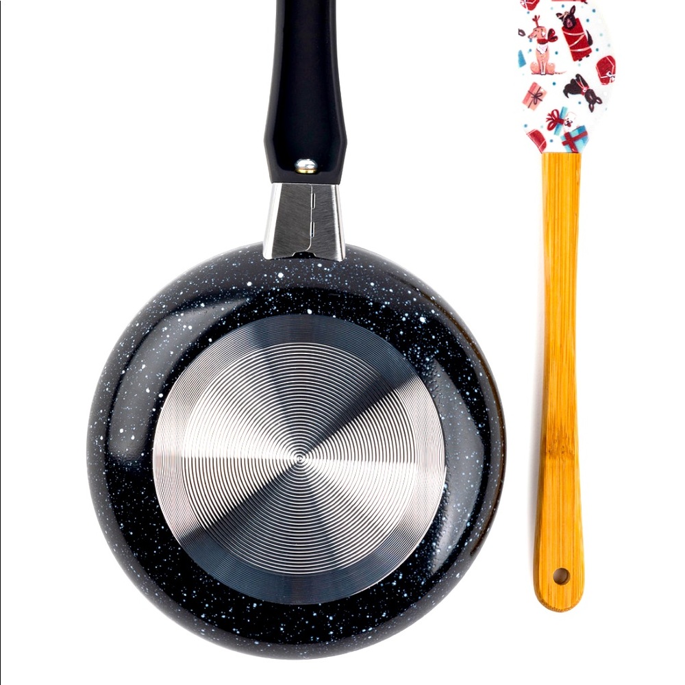 Brooklyn Steel Co.'s durable multilayer non-stick coating.